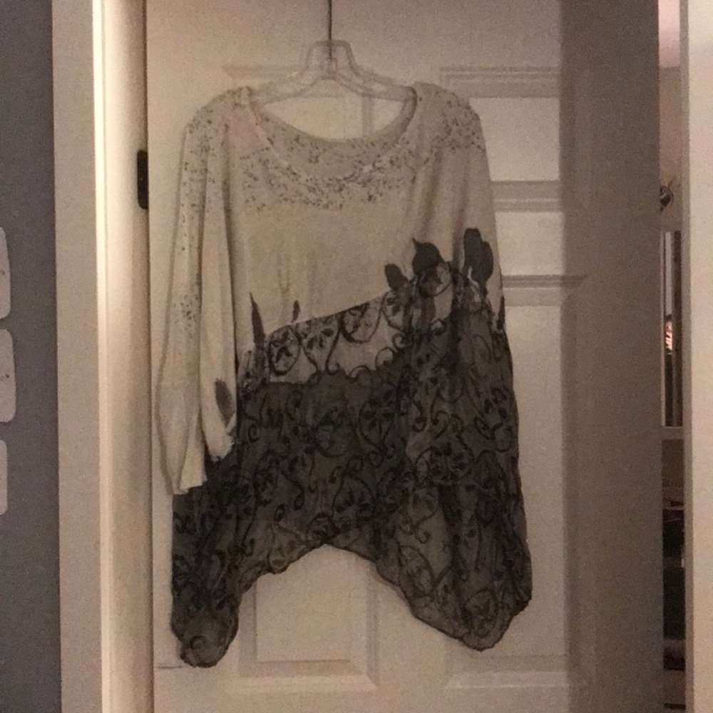 Unbranded shirt